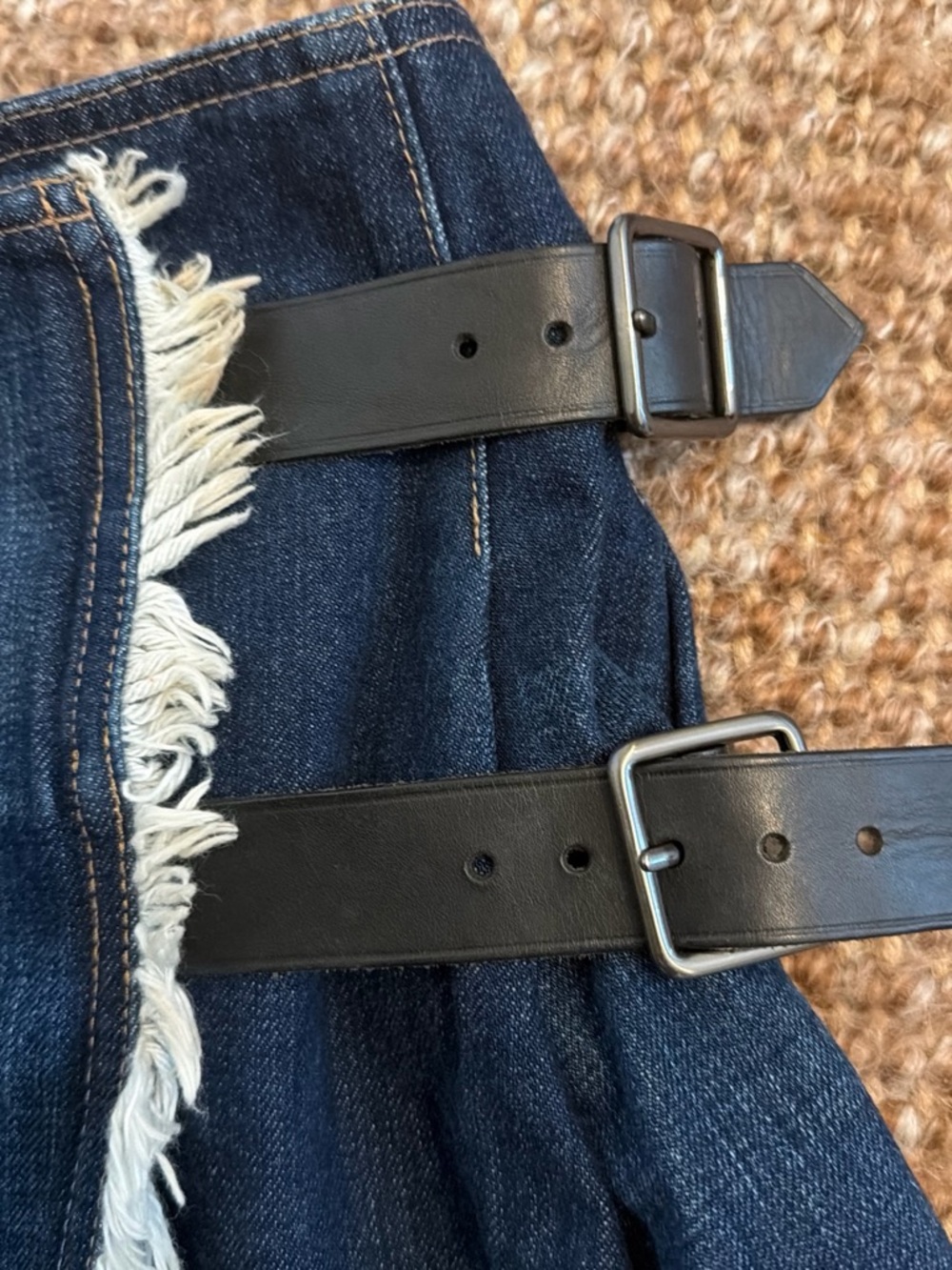Burberry Dark Blue Frayed Hem Denim Skirt with Belt Detail - Picture 5 of 5